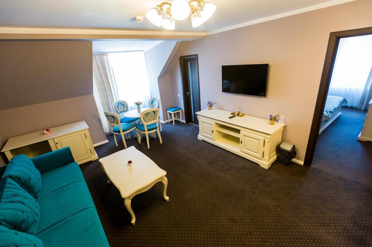 Royal Inn Busteni-Adults Only エクステリア 写真