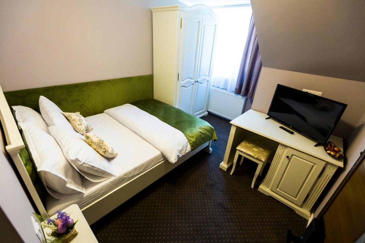 Royal Inn Busteni-Adults Only エクステリア 写真