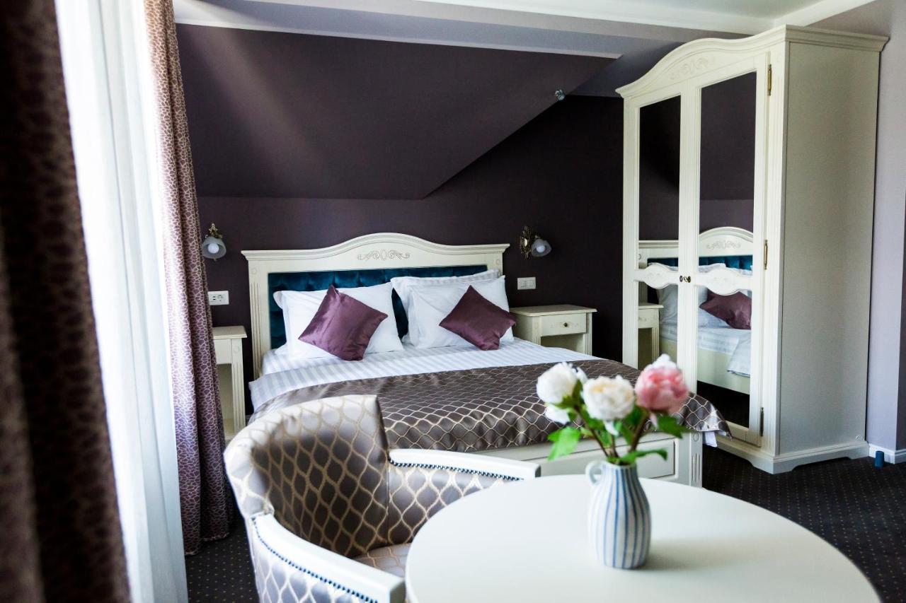 Royal Inn Busteni-Adults Only エクステリア 写真