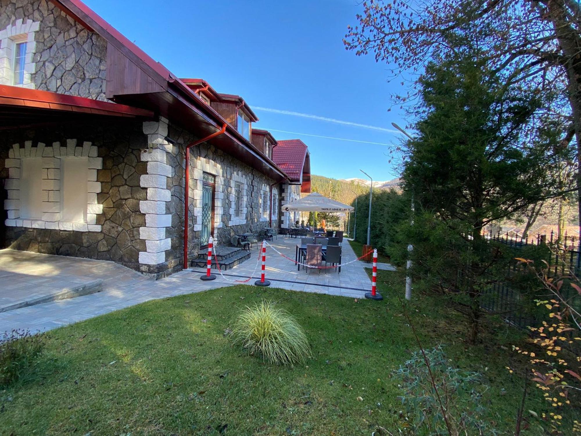 Royal Inn Busteni-Adults Only エクステリア 写真